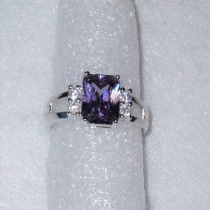 Brand New Beautiful Purple Princess Cut CZ White Gold Filled Ring – Size 8